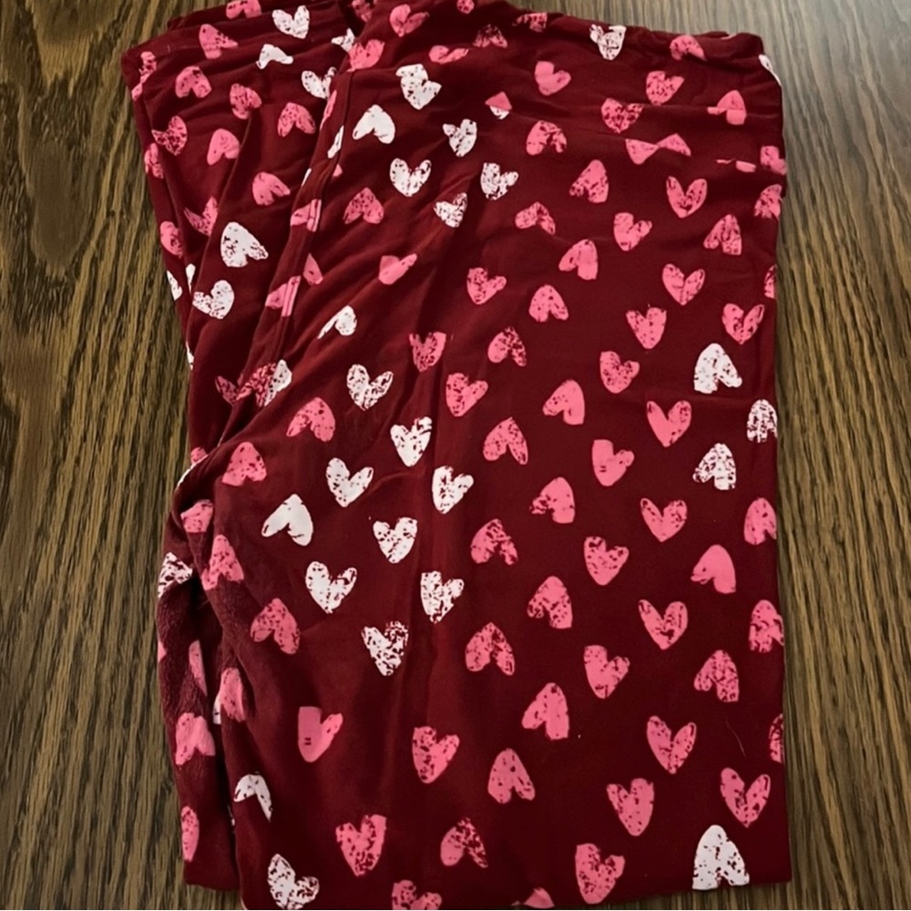 LuLaRoe heart leggings. Size TC.